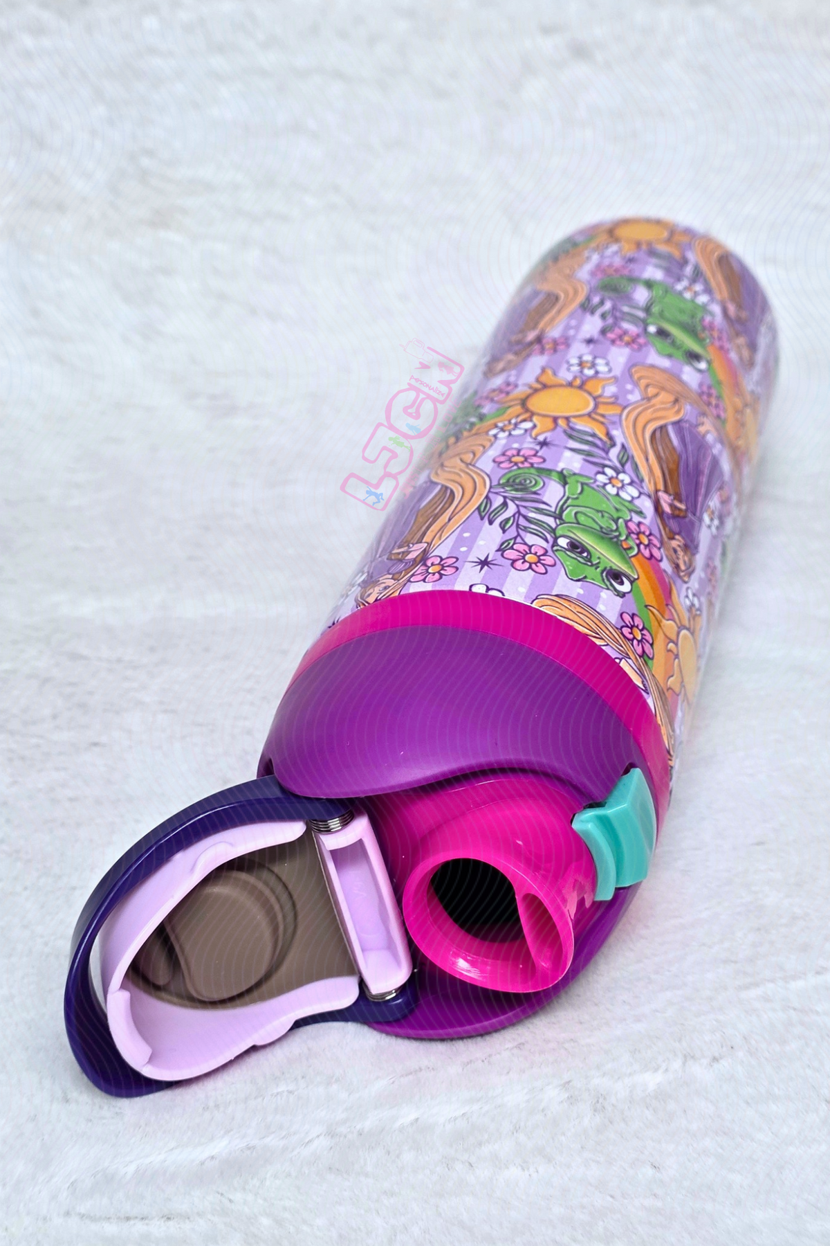 STRIPES PRINCESS TNGLD WATER BOTTLE
